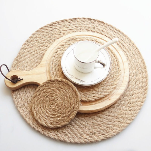 Flax straw round placemat