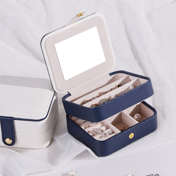 Portable jewelry box